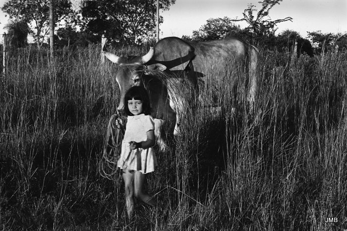 AÑO 1973 - BLANCO Y NEGRO - VIDA CAMPESINA EN PARAGUAY (JOSÉ MARÍA BLANCH)